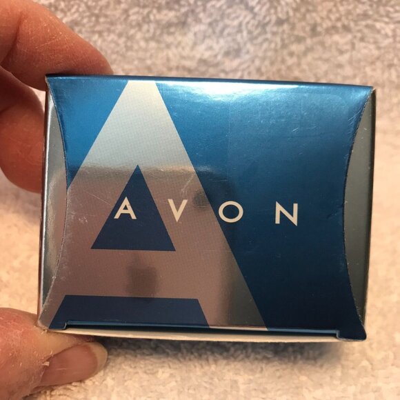 Vintage Avon Birthstone Rose Pin - January - Picture 2 of 10